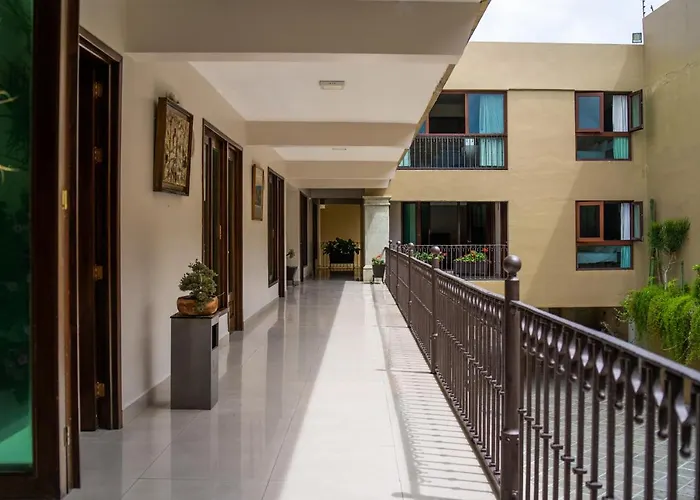 Casa De Las Flores Hotel